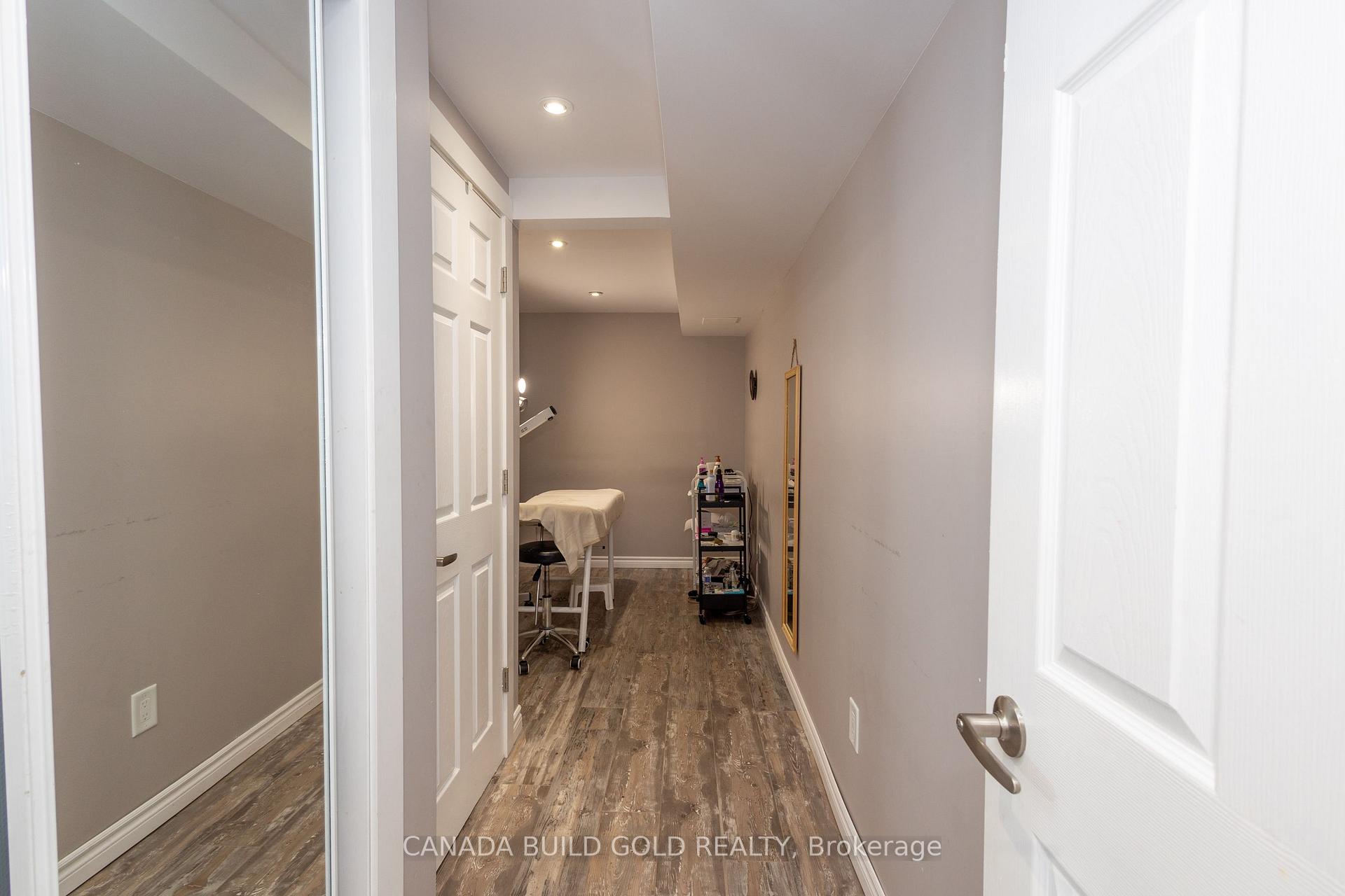 Photo 42 of 83 West Oak Trail, Kitchener — HOMEH