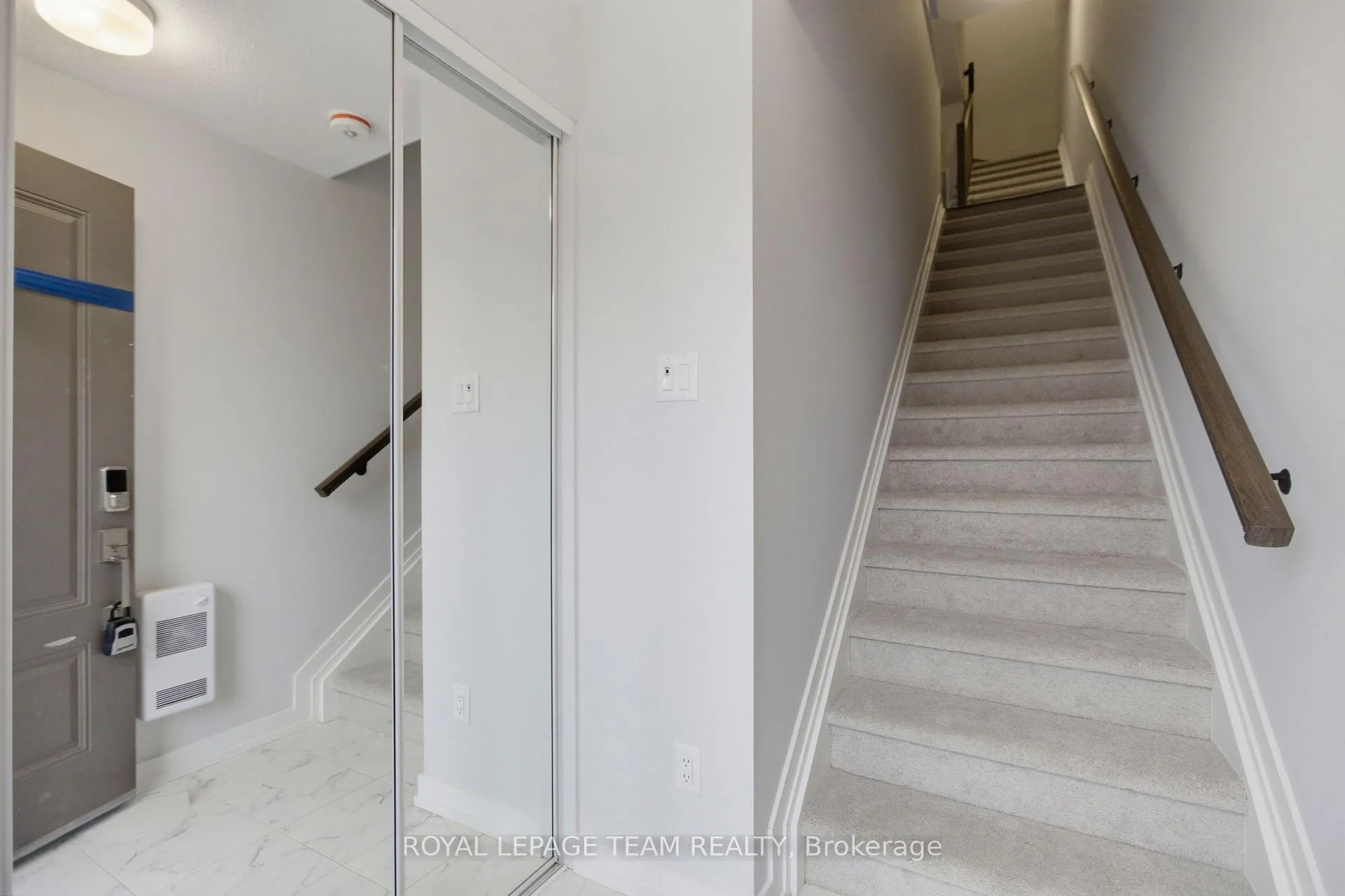 Photo 3 of 547 Celestine Private, Ottawa, Barrhaven - Heritage Park — HOMEH