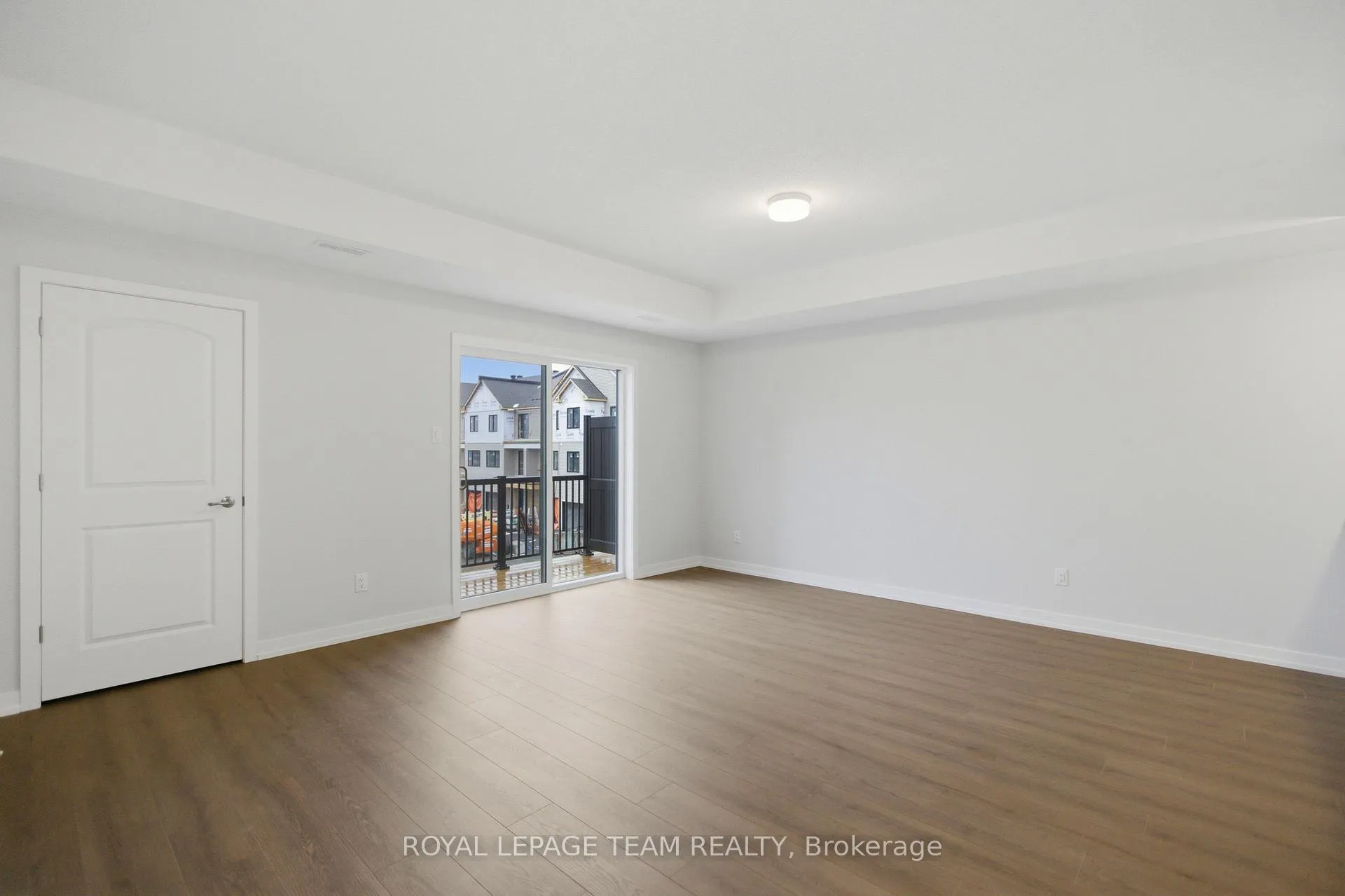 Photo 5 of 547 Celestine Private, Ottawa, Barrhaven - Heritage Park — HOMEH