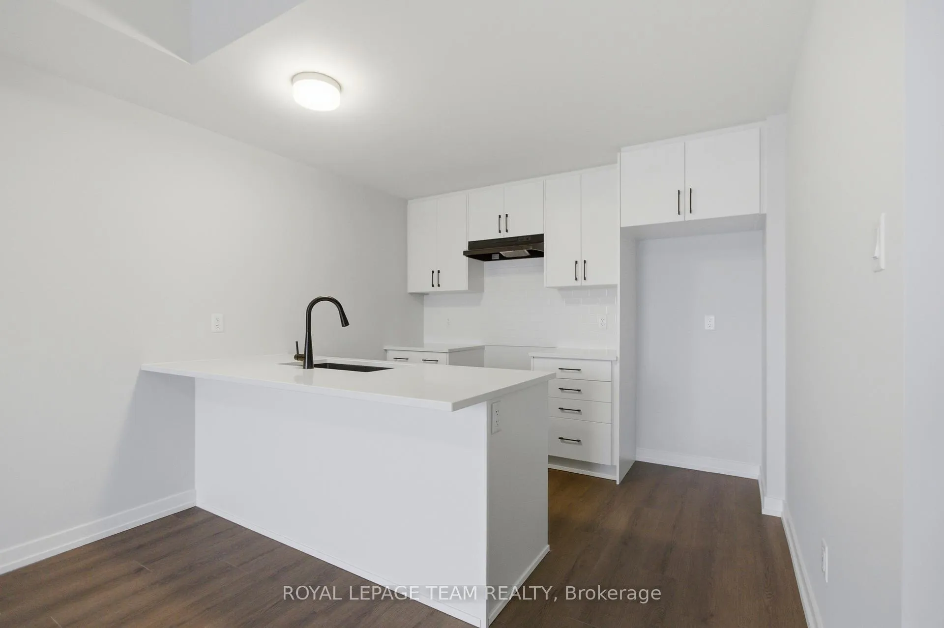 Photo 6 of 547 Celestine Private, Ottawa, Barrhaven - Heritage Park — HOMEH