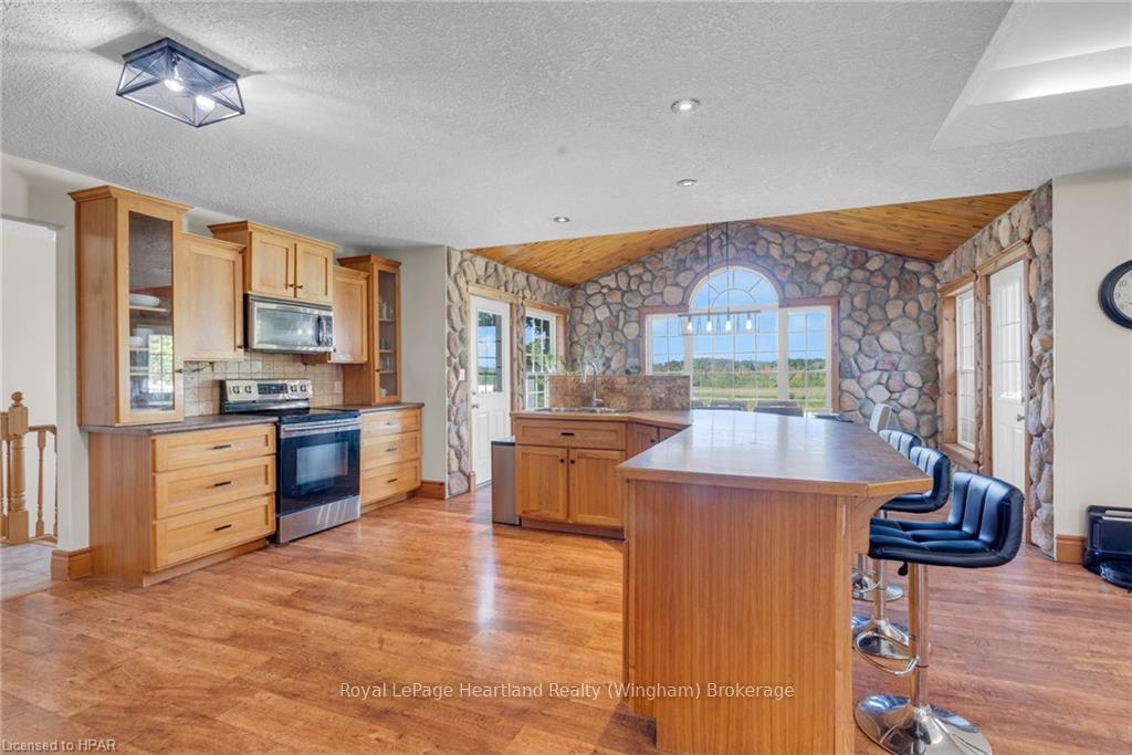 Photo 14 of 9762 Holtom Lane, Minto — HOMEH
