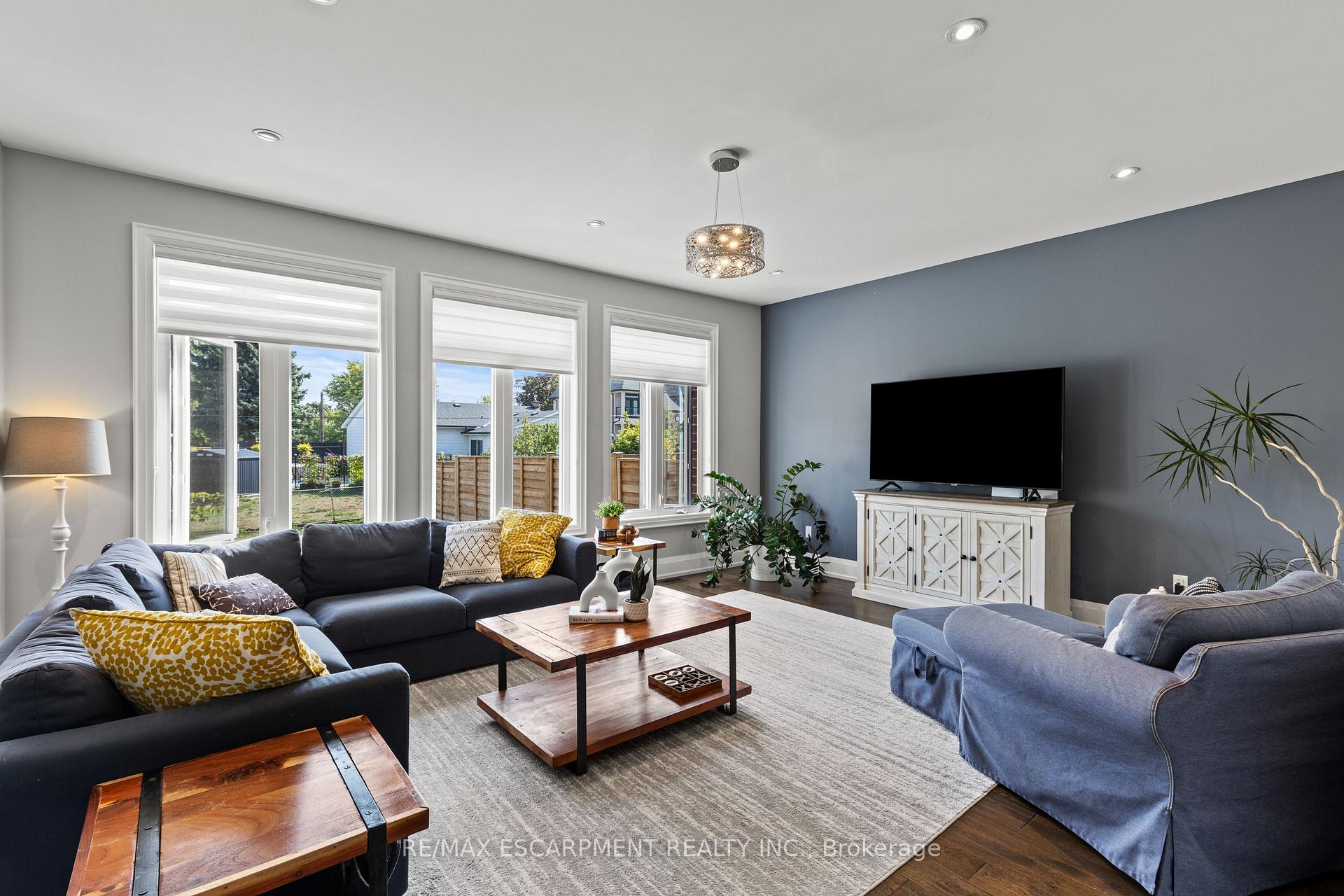 Photo 9 of 44 Leckie Avenue, Hamilton, Stoney Creek Mountain — HOMEH