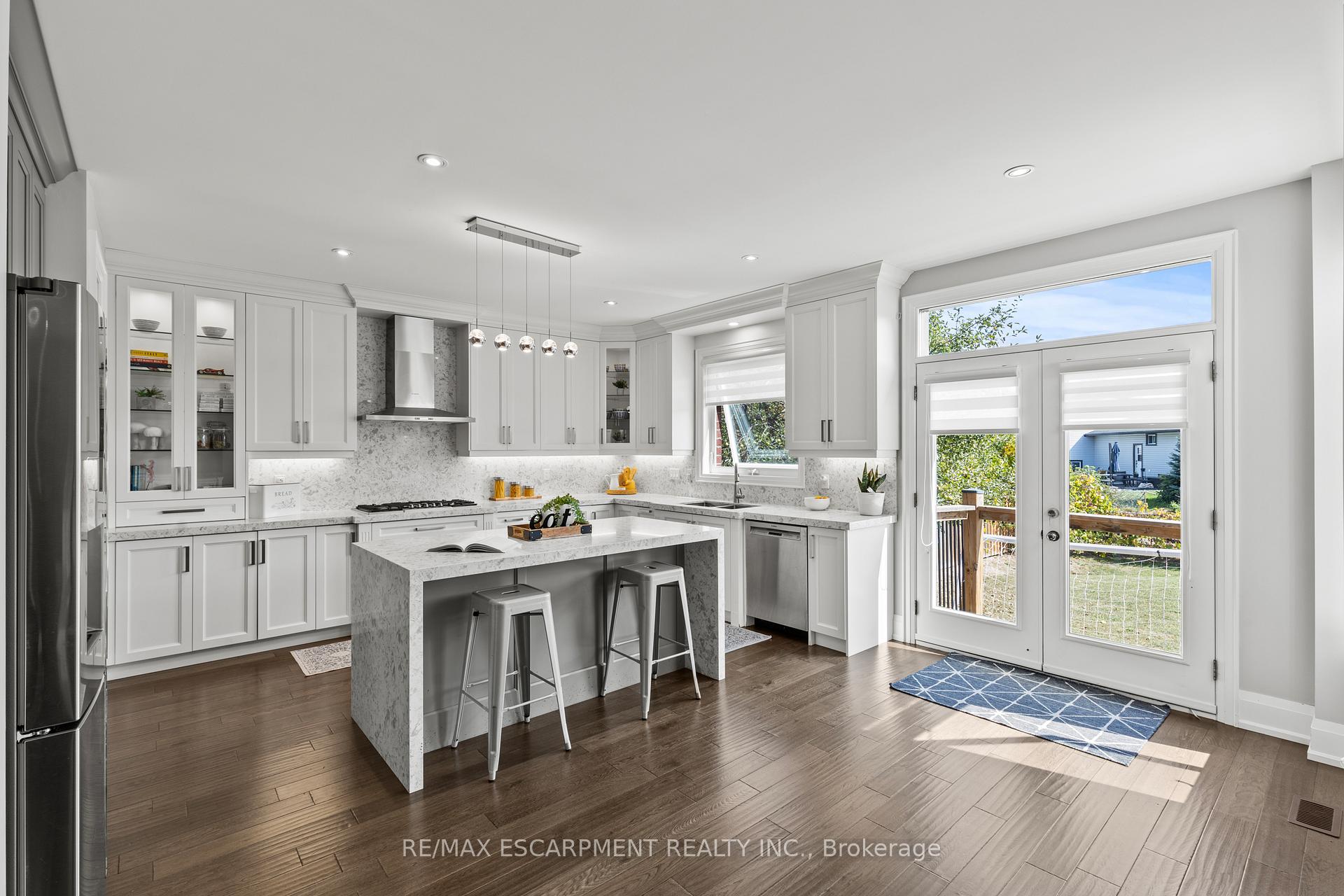 Photo 10 of 44 Leckie Avenue, Hamilton, Stoney Creek Mountain — HOMEH