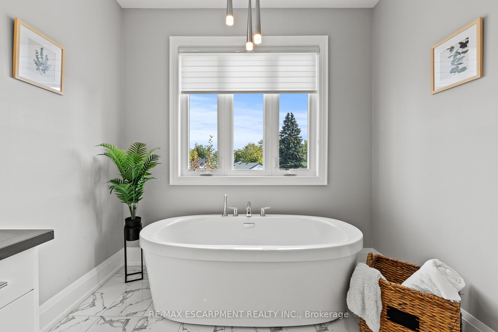 Photo 22 of 44 Leckie Avenue, Hamilton, Stoney Creek Mountain — HOMEH