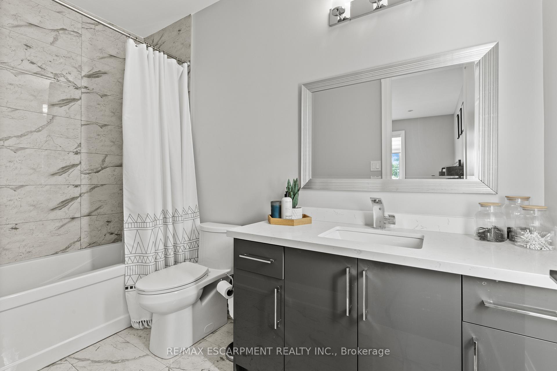 Photo 24 of 44 Leckie Avenue, Hamilton, Stoney Creek Mountain — HOMEH