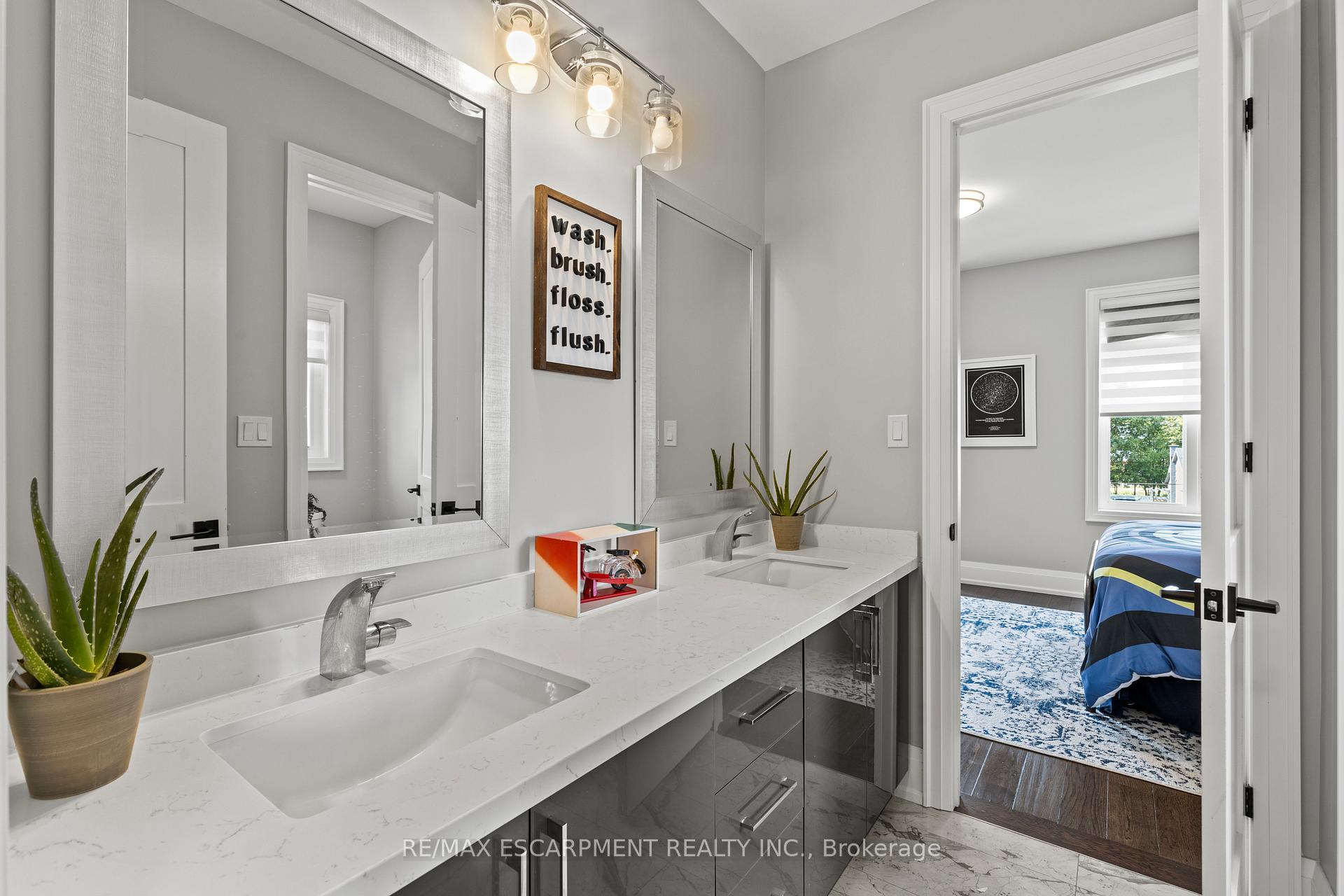Photo 27 of 44 Leckie Avenue, Hamilton, Stoney Creek Mountain — HOMEH