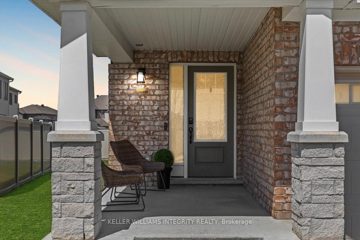 Photo 3 of 278 Haliburton Heights, Ottawa, Kanata - Emerald Meadows/Trailwest — HOMEH