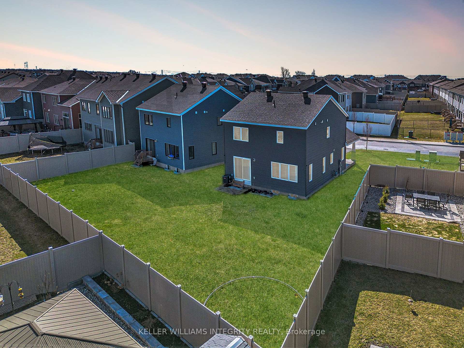 Photo 32 of 278 Haliburton Heights, Ottawa, Kanata - Emerald Meadows/Trailwest — HOMEH
