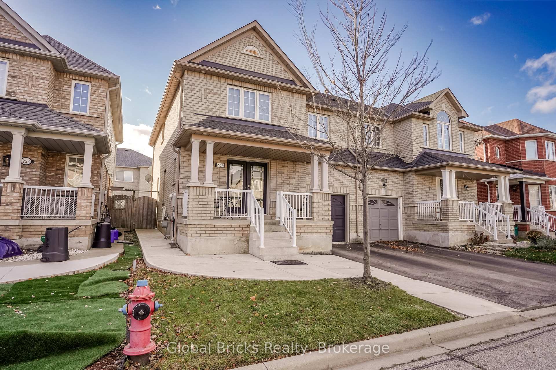 Front of 254 Fasken Court