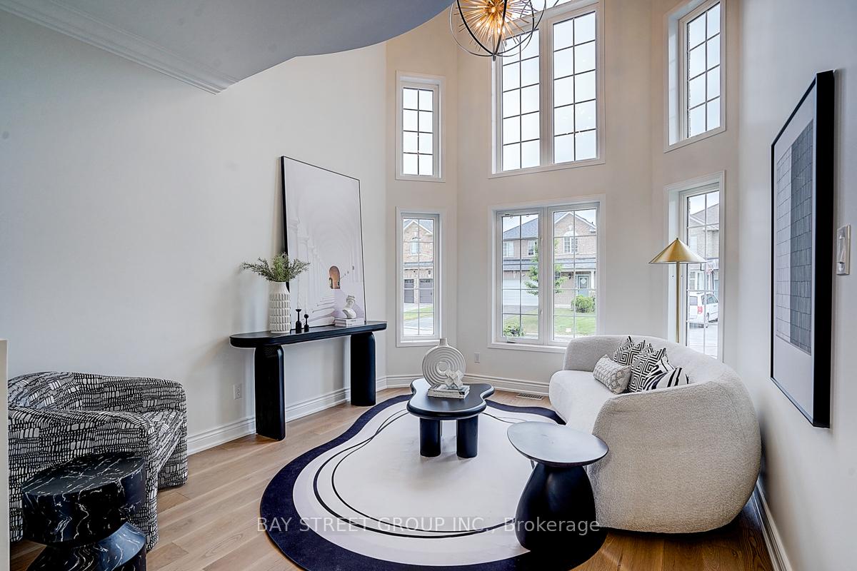Photo 13 of 63 Brookhaven Crescent, Markham, Berczy — HOMEH
