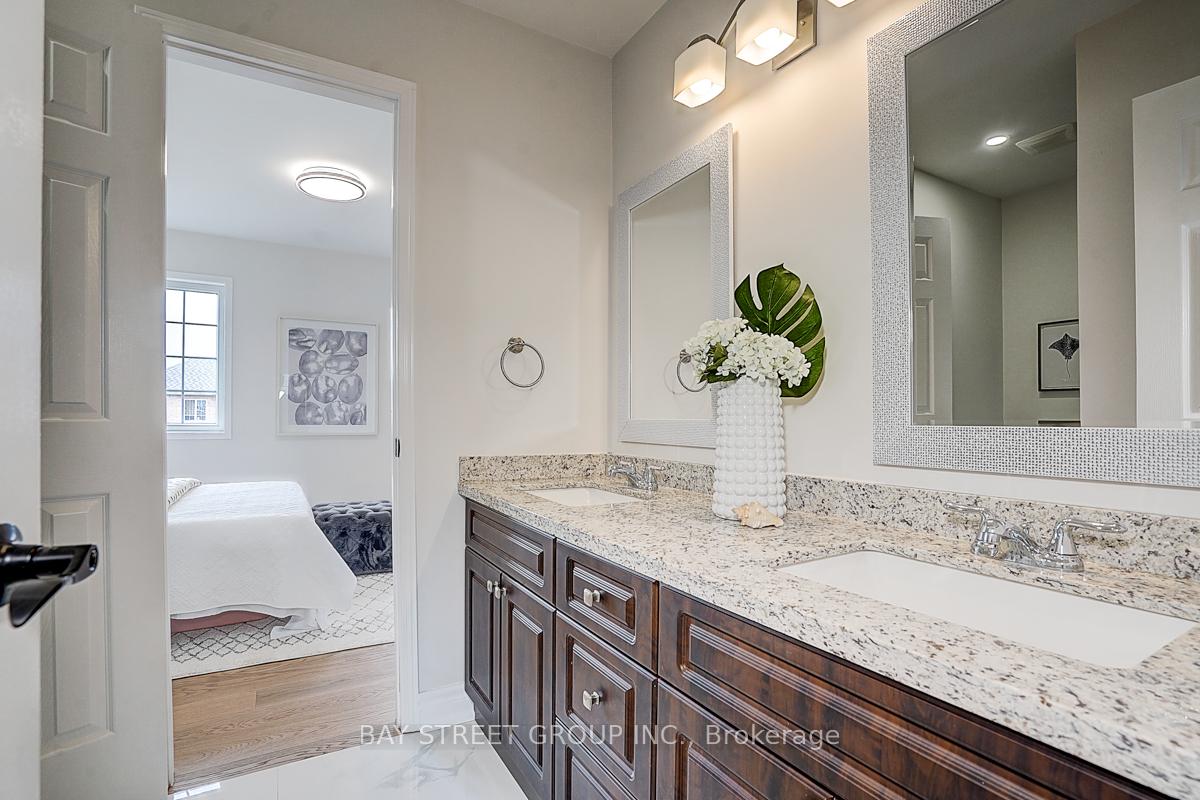 Photo 38 of 63 Brookhaven Crescent, Markham, Berczy — HOMEH
