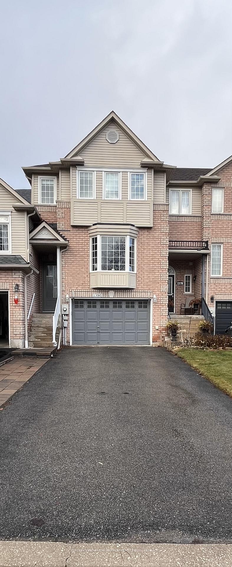 Photo 3 of 1380 Forest Street, Innisfil, Alcona — HOMEH