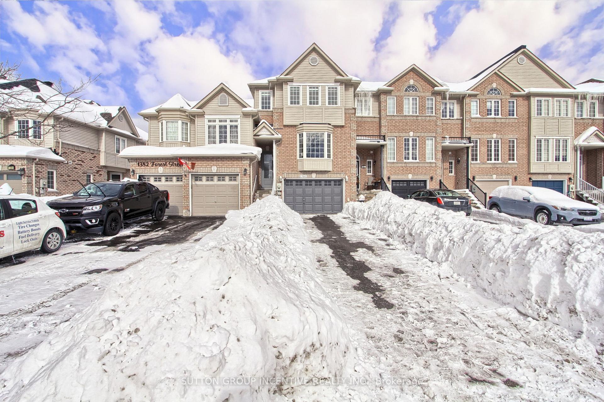 Photo 5 of 1380 Forest Street, Innisfil, Alcona — HOMEH