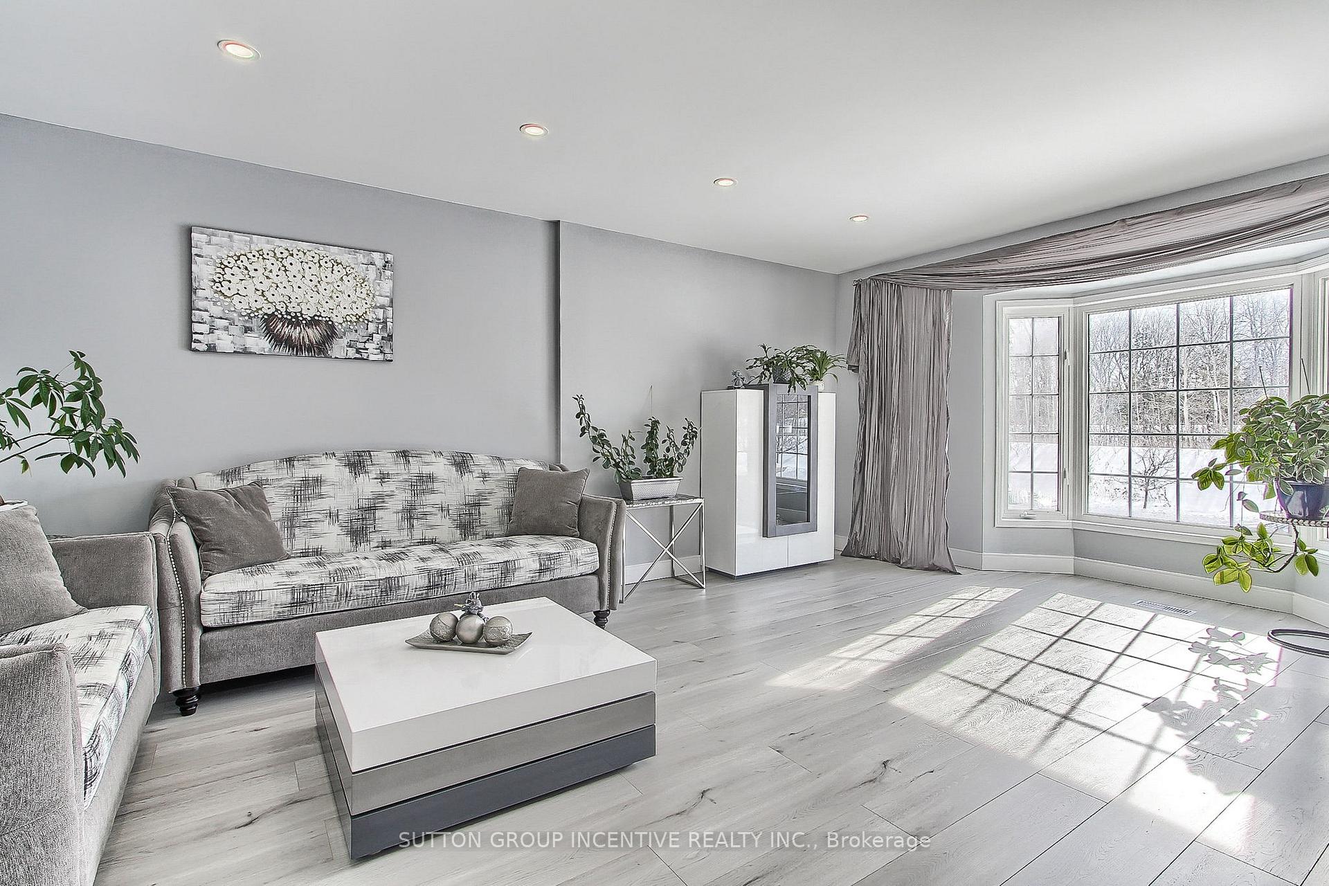Photo 8 of 1380 Forest Street, Innisfil, Alcona — HOMEH