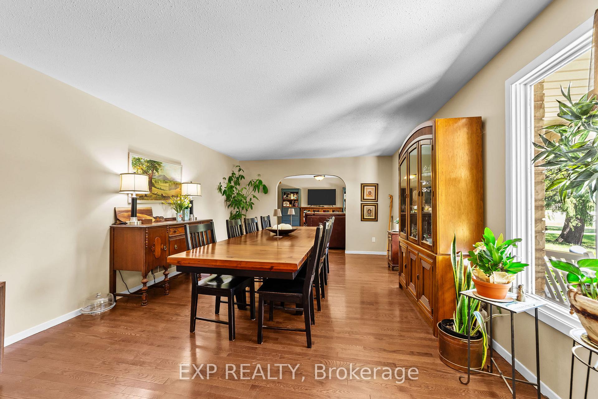 Photo 10 of 5855 Cook Road, Middlesex Centre, Rural Middlesex Centre — HOMEH