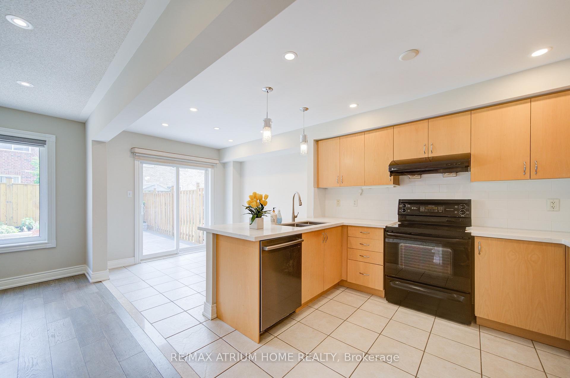 Photo 16 of 89 Edward Jeffreys Avenue S, Markham, Wismer — HOMEH