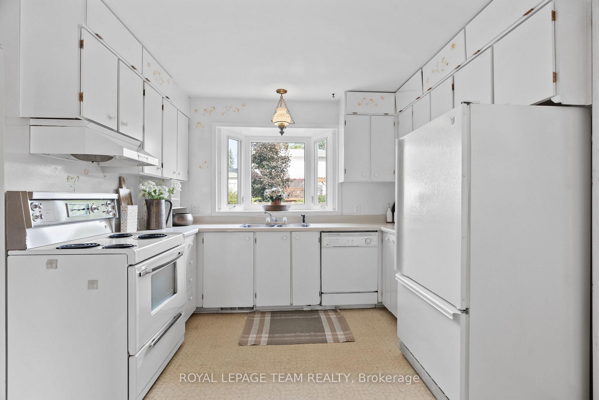 Photo 17 of 95 Coburn Avenue, Ottawa, Kanata - Glencairn/Hazeldean — HOMEH