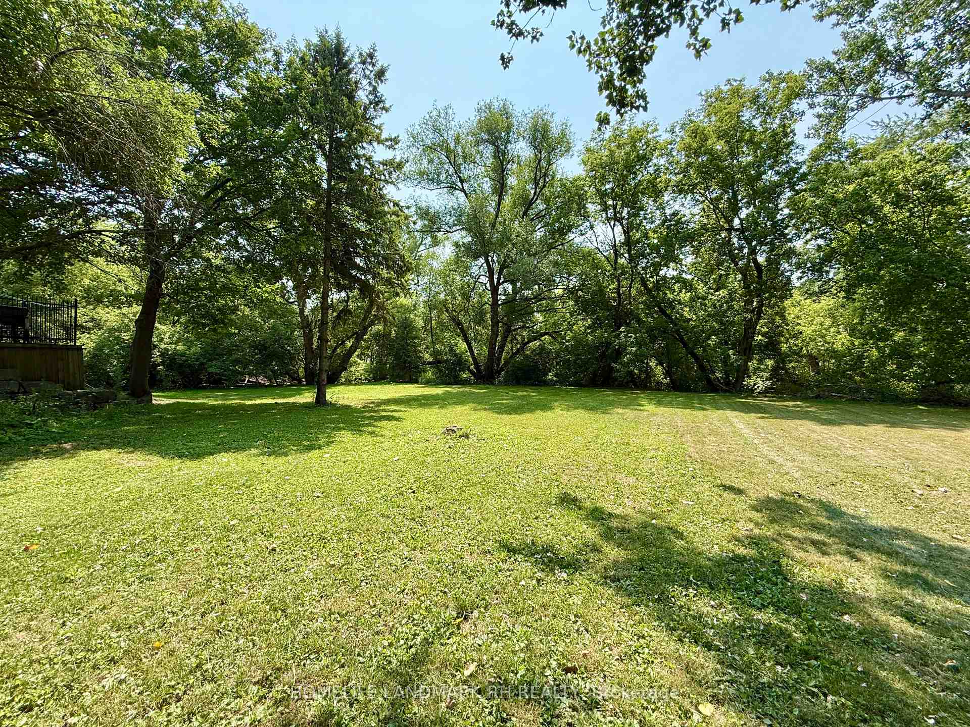 Photo 27 of Unit Unit 1, 27 East Drive, Markham, Unionville — HOMEH