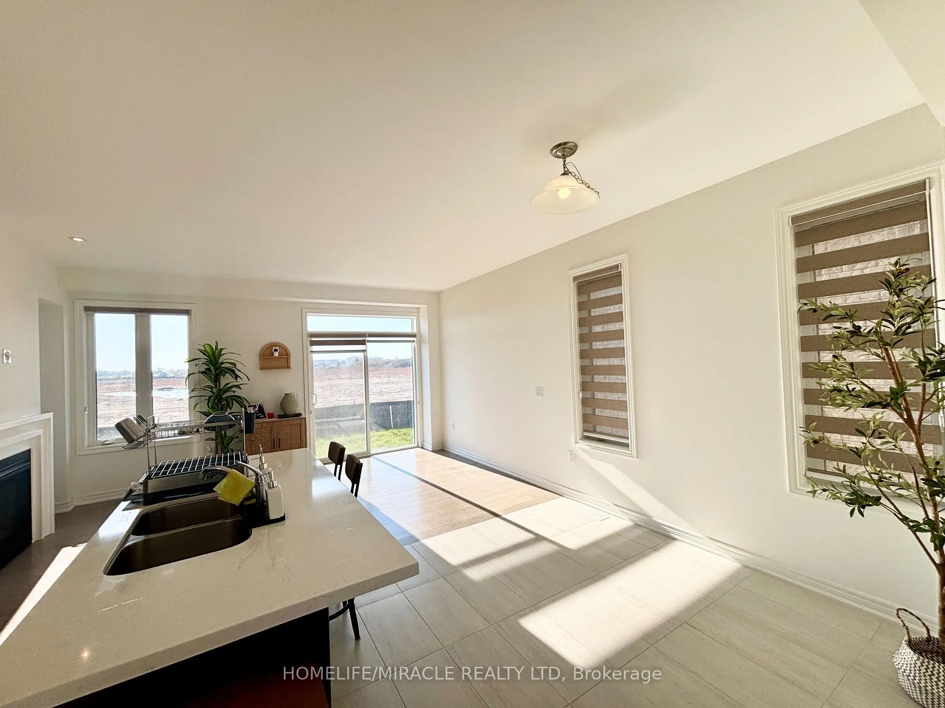 Photo 9 of 103 Picardy Drive, Hamilton, Stoney Creek Mountain — HOMEH