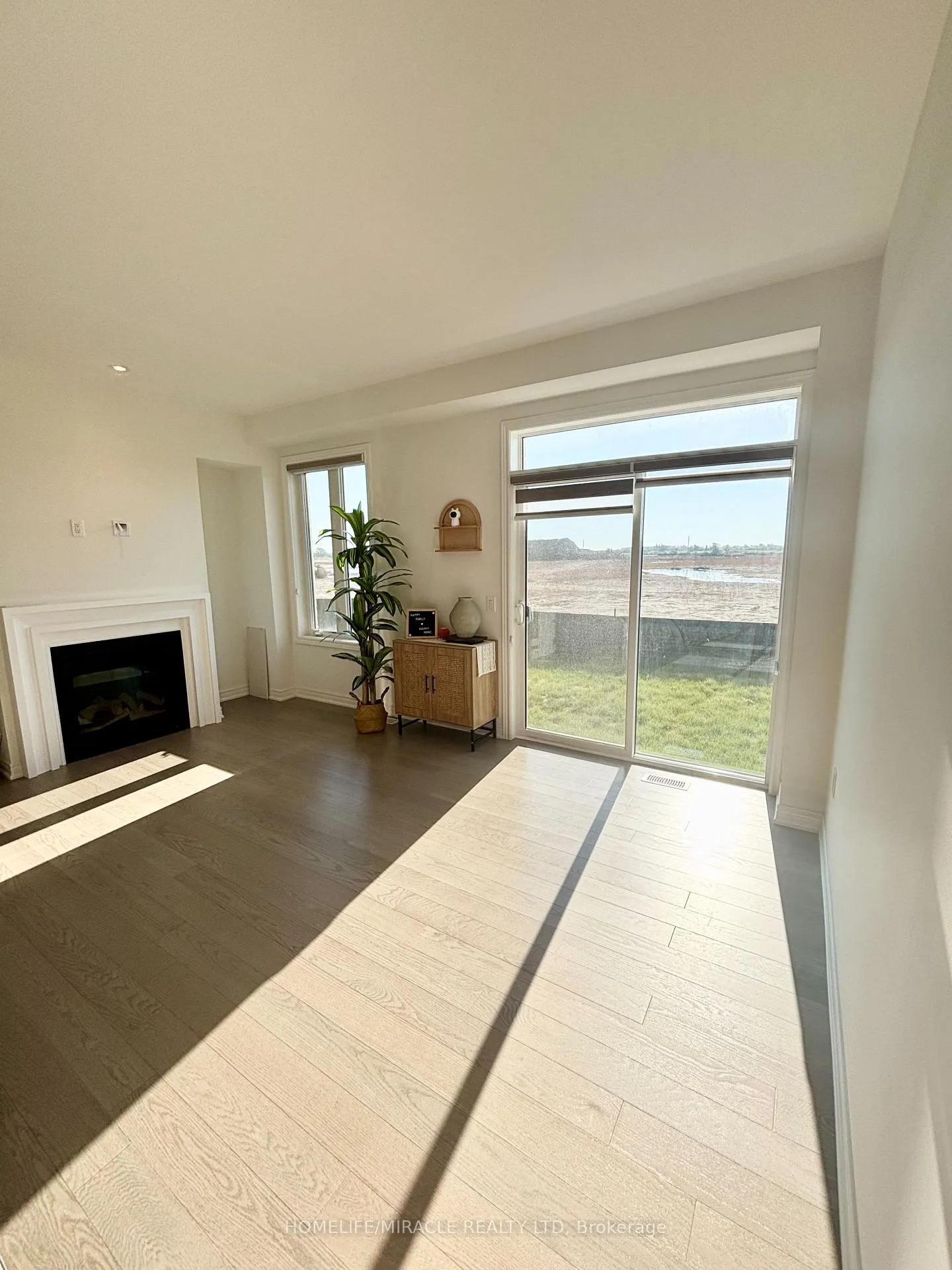 Photo 12 of 103 Picardy Drive, Hamilton, Stoney Creek Mountain — HOMEH