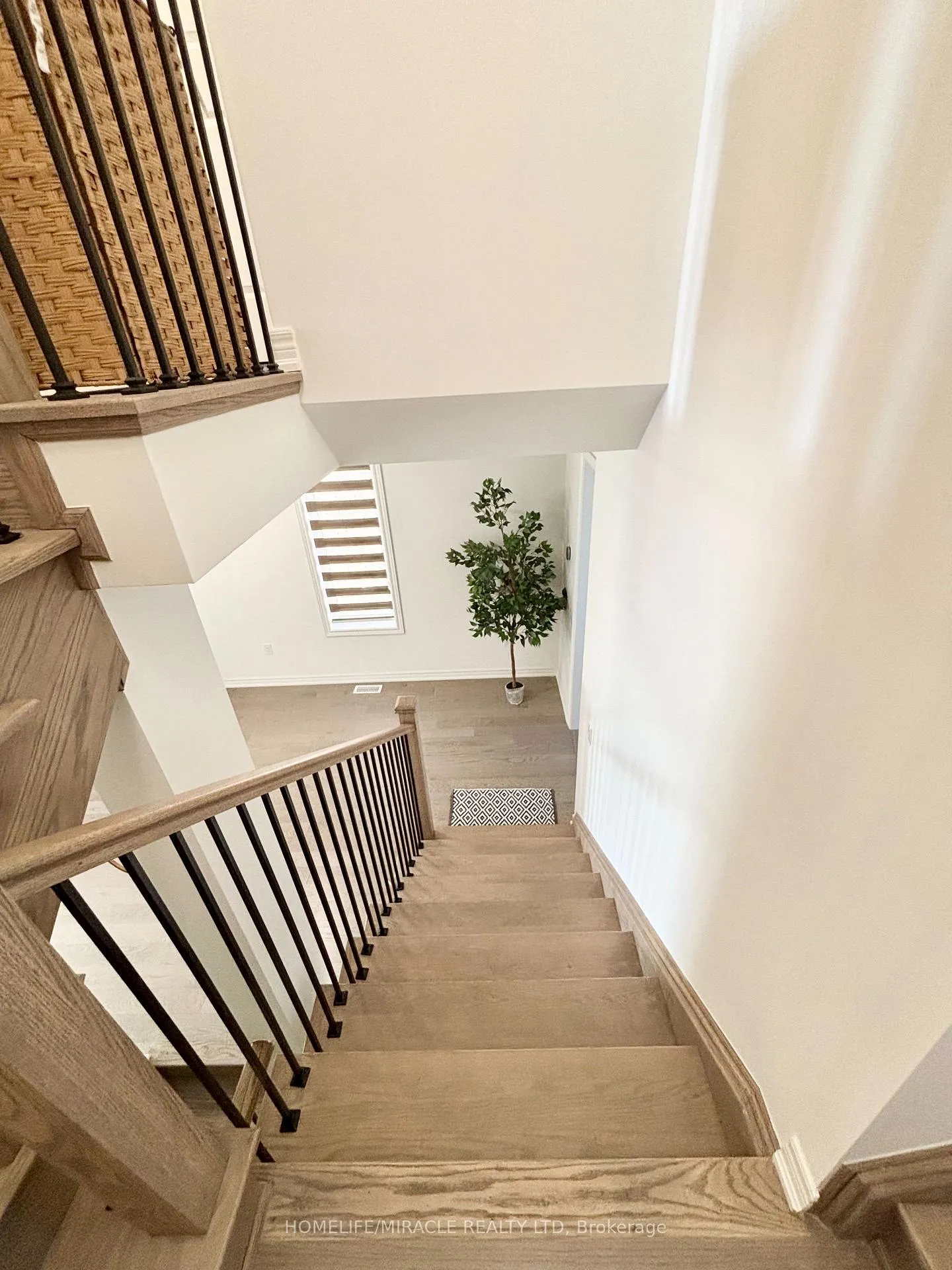 Photo 15 of 103 Picardy Drive, Hamilton, Stoney Creek Mountain — HOMEH