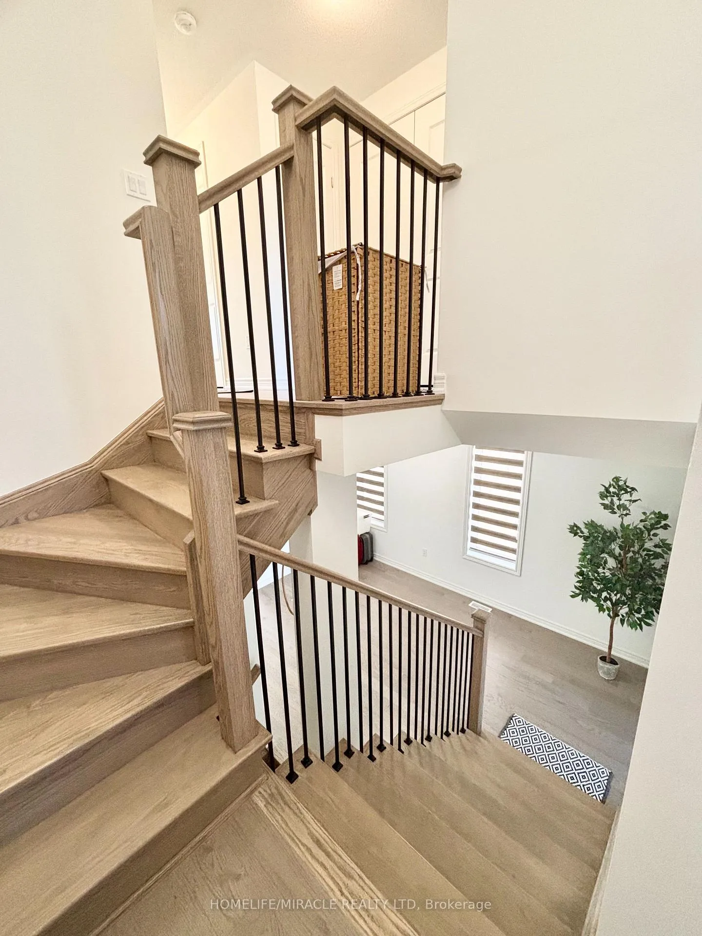 Photo 16 of 103 Picardy Drive, Hamilton, Stoney Creek Mountain — HOMEH