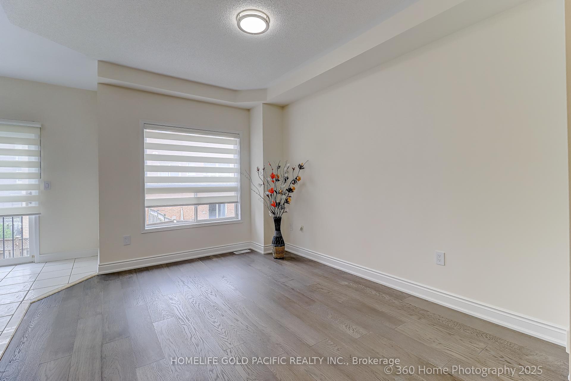 Photo 6 of 17 Mccaul Street, Markham, Berczy — HOMEH