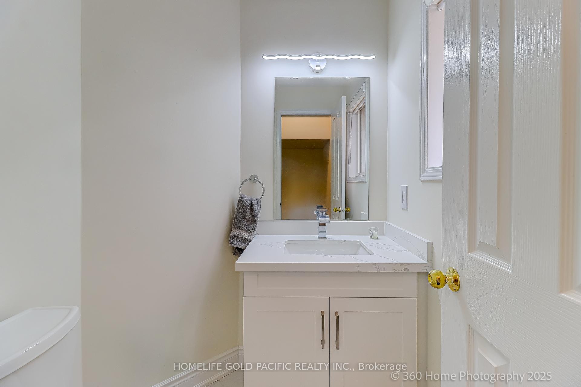 Photo 11 of 17 Mccaul Street, Markham, Berczy — HOMEH