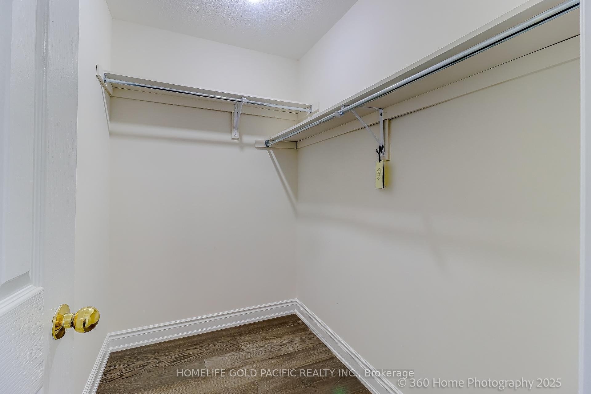 Photo 13 of 17 Mccaul Street, Markham, Berczy — HOMEH