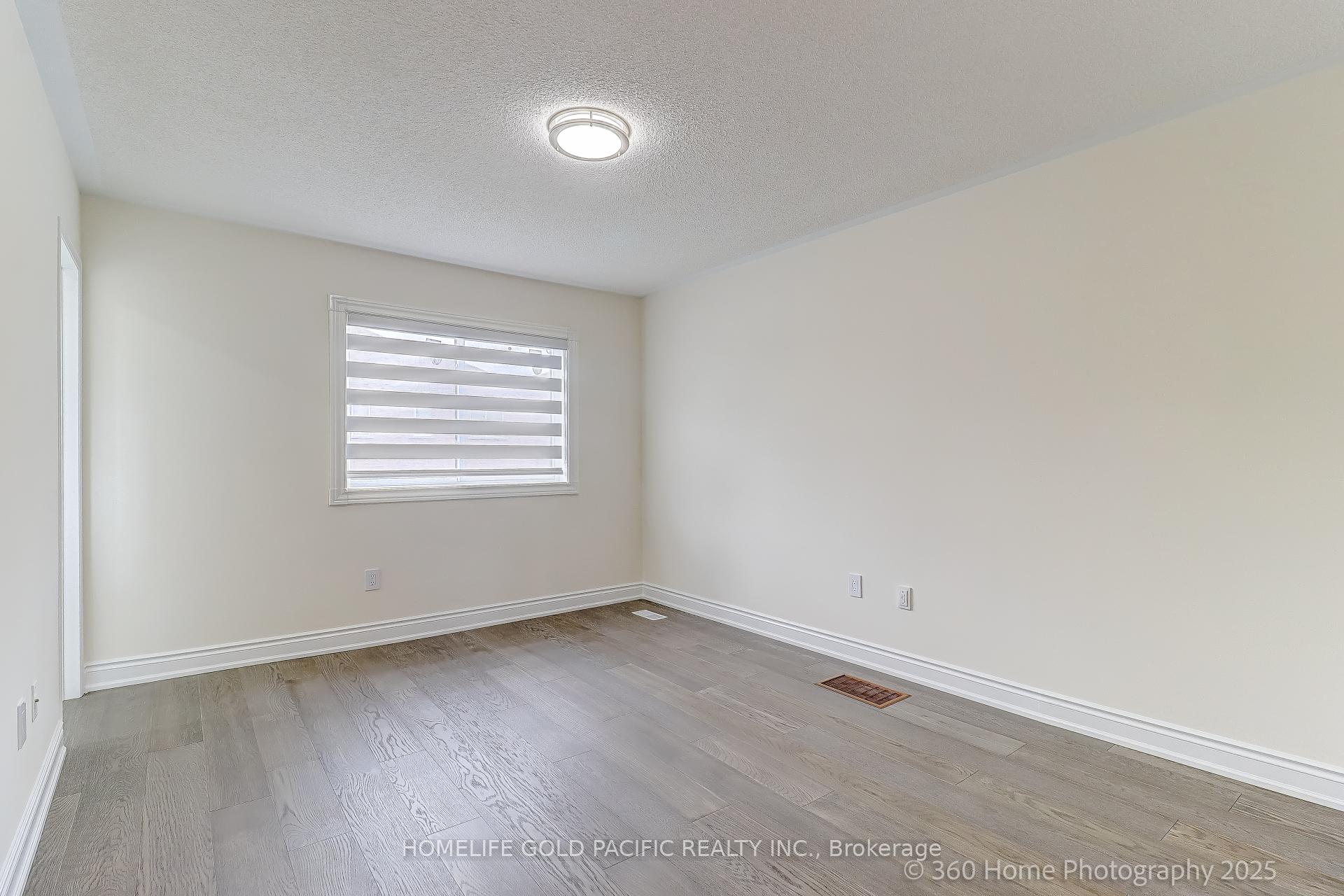 Photo 17 of 17 Mccaul Street, Markham, Berczy — HOMEH