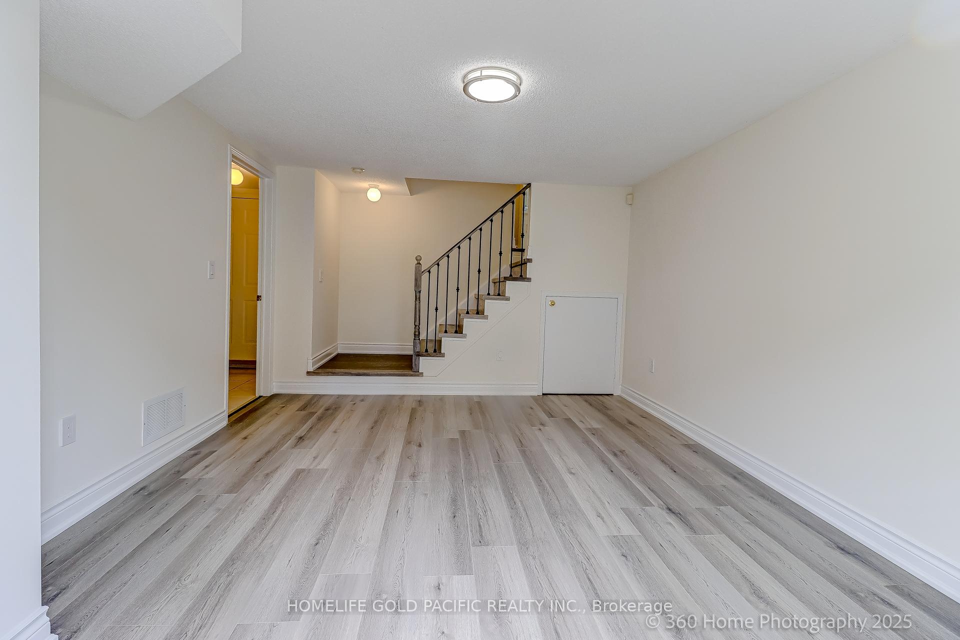 Photo 21 of 17 Mccaul Street, Markham, Berczy — HOMEH