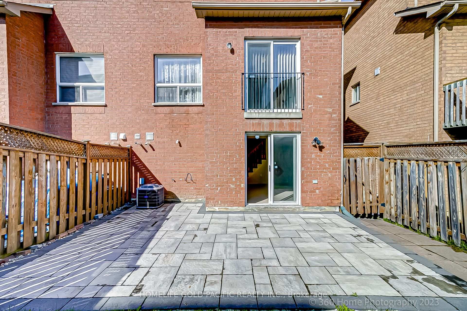Photo 24 of 17 Mccaul Street, Markham, Berczy — HOMEH