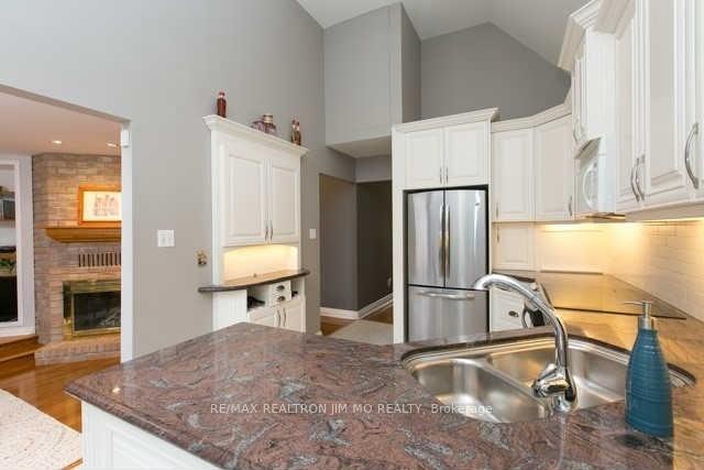 Photo 5 of 17 Longwater Chase, Markham, Unionville — HOMEH