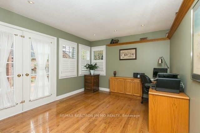 Photo 11 of 17 Longwater Chase, Markham, Unionville — HOMEH