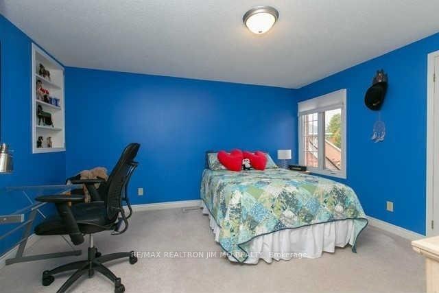 Photo 14 of 17 Longwater Chase, Markham, Unionville — HOMEH