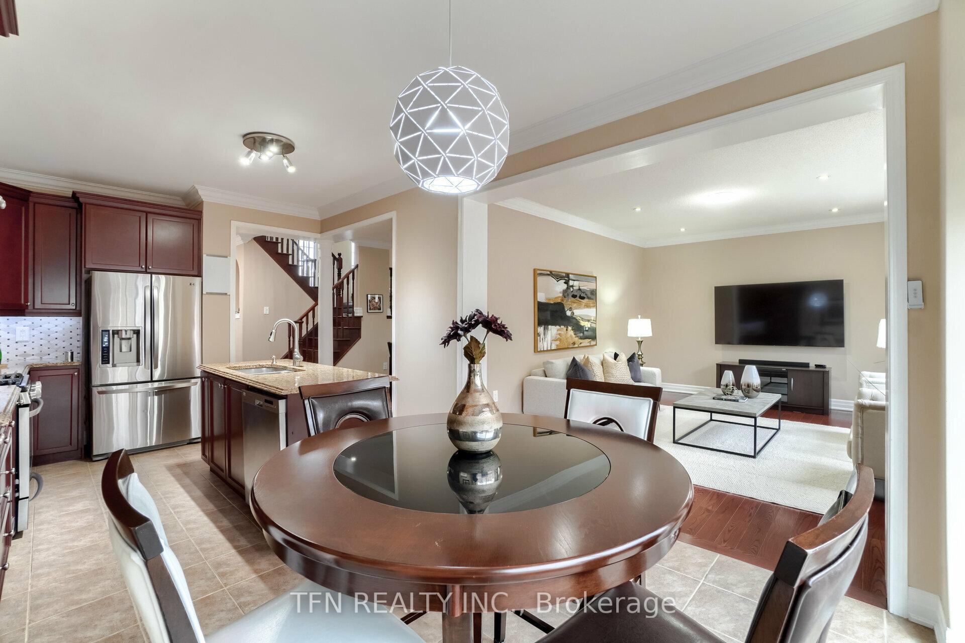 Photo 12 of 327 Pringle Avenue, Milton, Scott — HOMEH