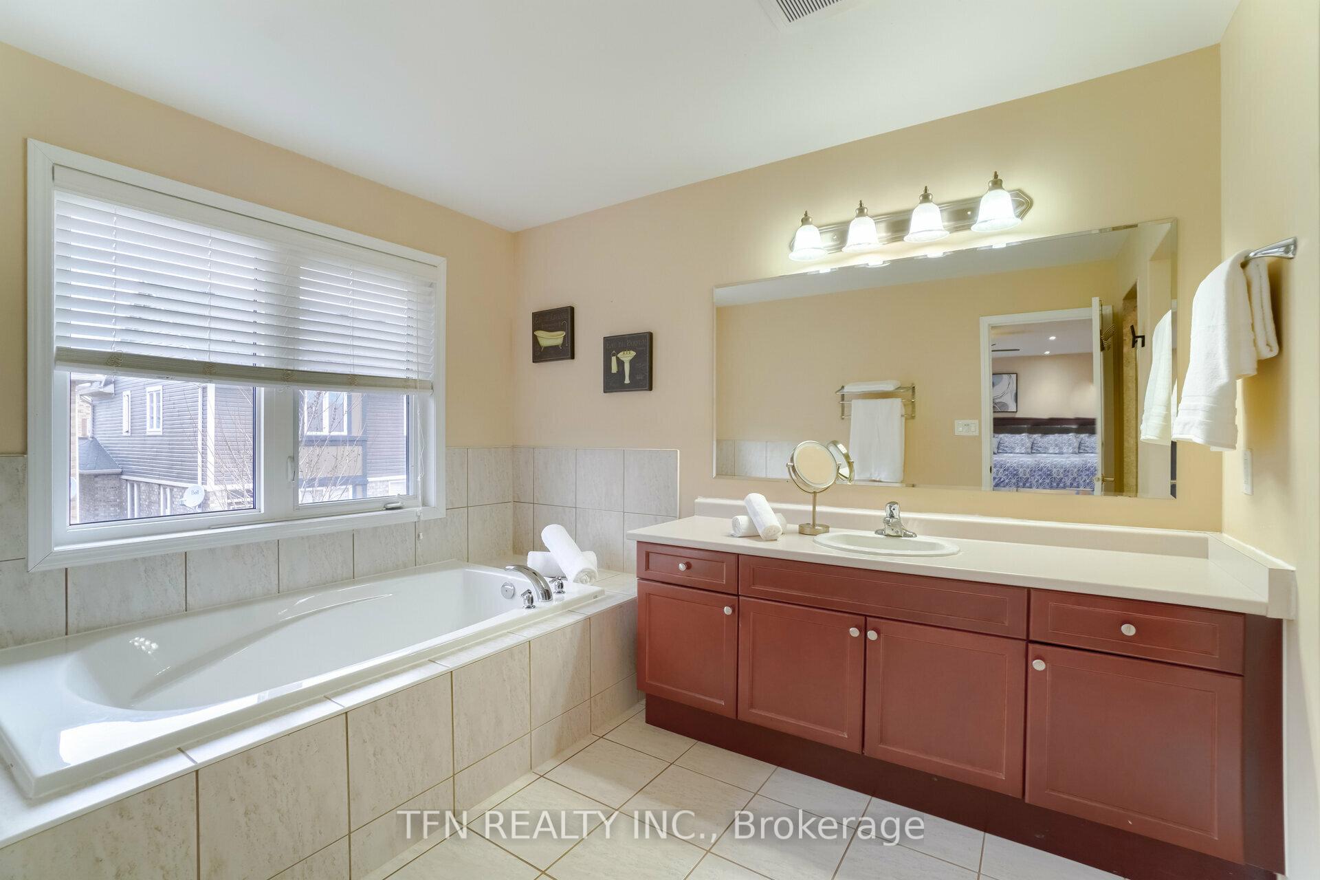 Photo 26 of 327 Pringle Avenue, Milton, Scott — HOMEH
