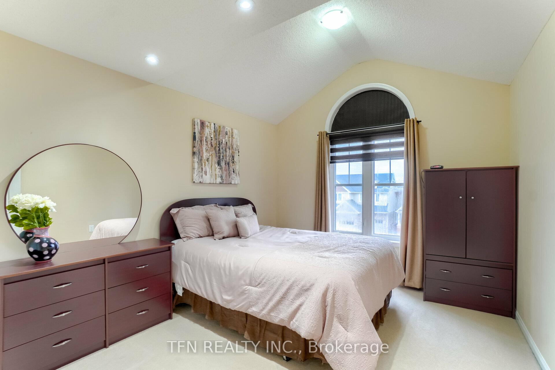 Photo 29 of 327 Pringle Avenue, Milton, Scott — HOMEH