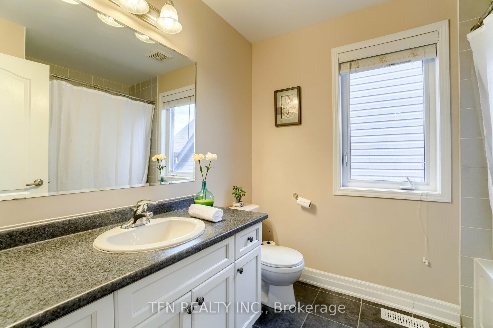 Photo 33 of 327 Pringle Avenue, Milton, Scott — HOMEH