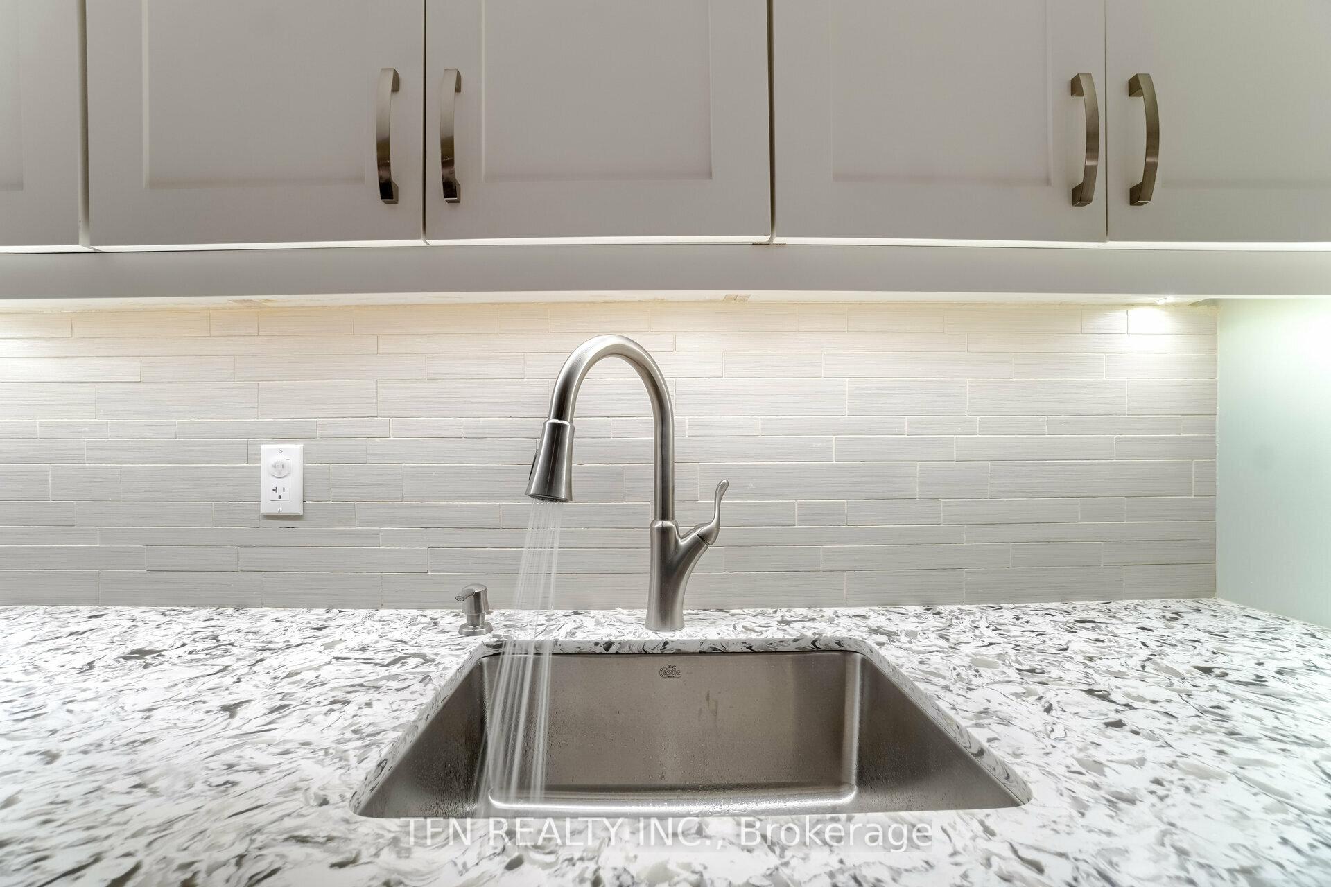 Photo 36 of 327 Pringle Avenue, Milton, Scott — HOMEH