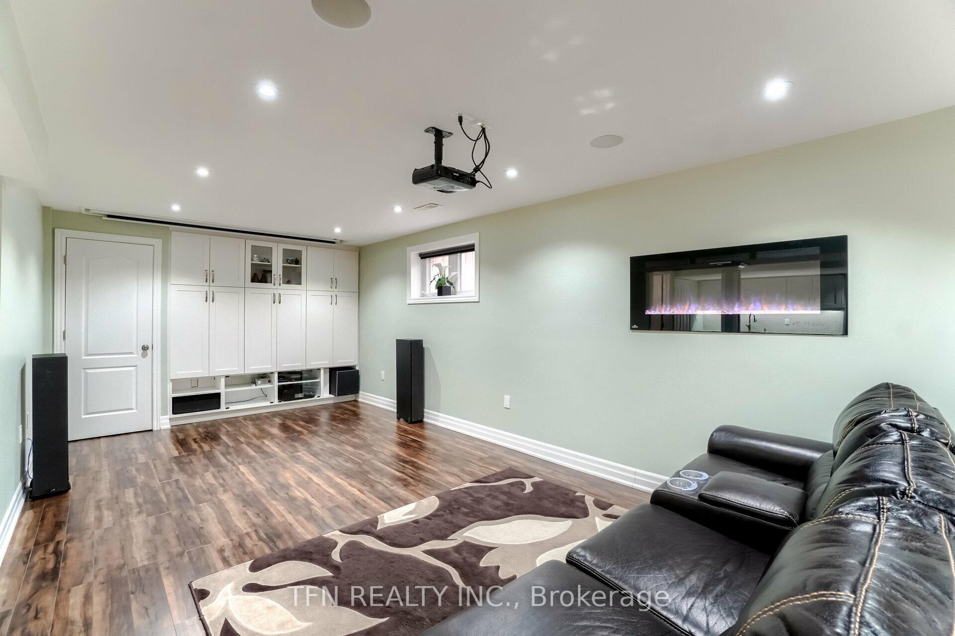 Photo 38 of 327 Pringle Avenue, Milton, Scott — HOMEH