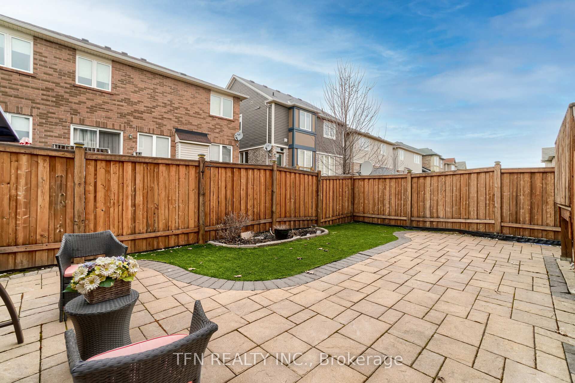 Photo 42 of 327 Pringle Avenue, Milton, Scott — HOMEH