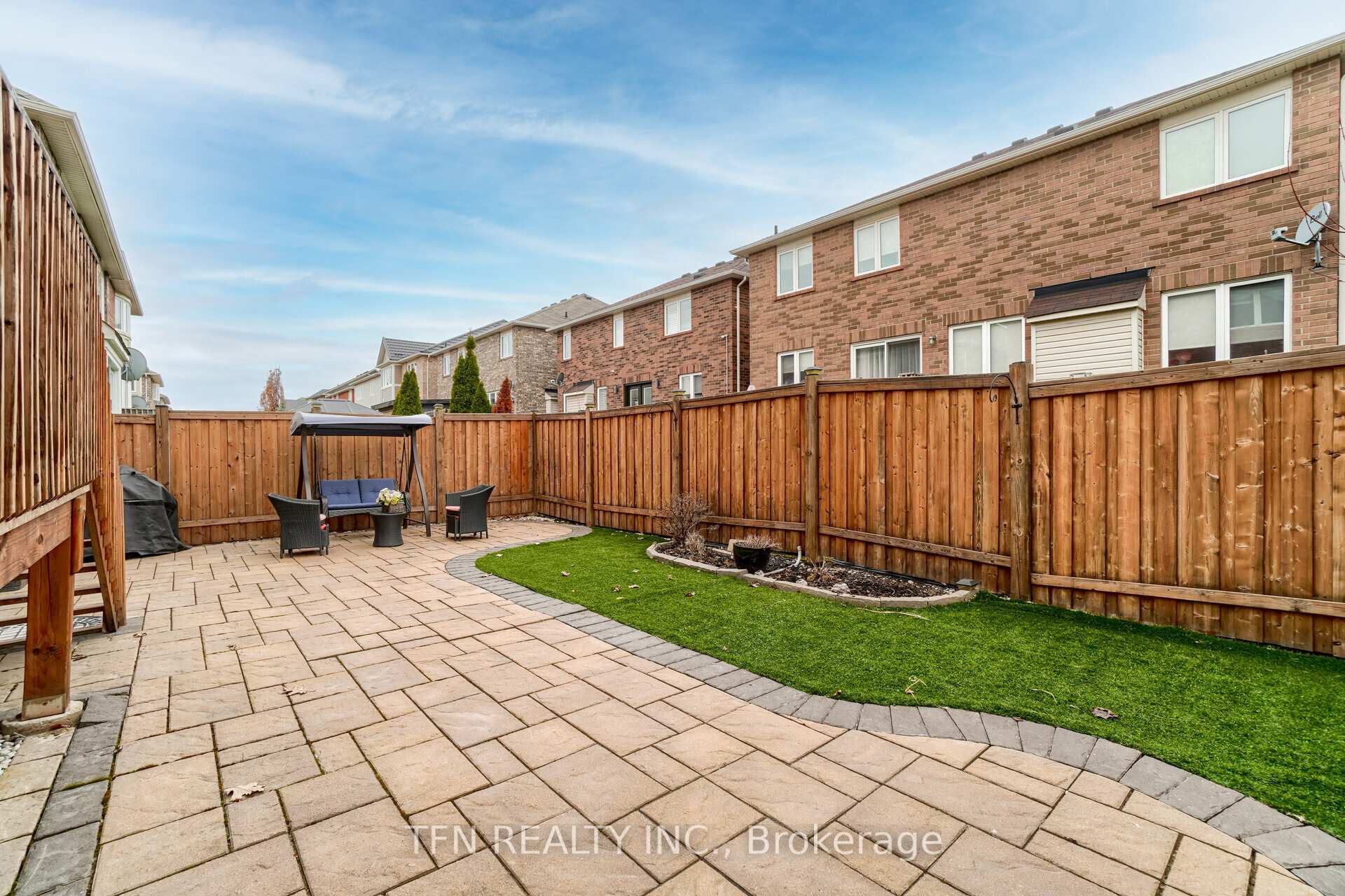 Photo 43 of 327 Pringle Avenue, Milton, Scott — HOMEH
