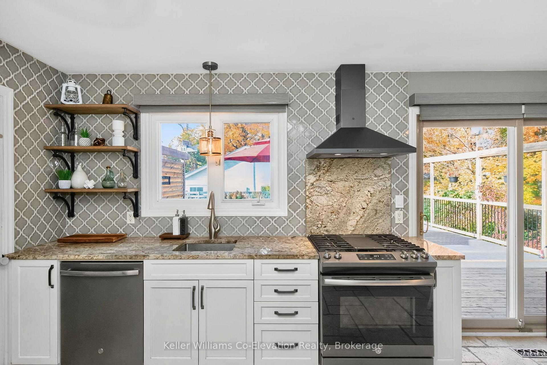 Photo 8 of 768 Bay Street, Midland — HOMEH