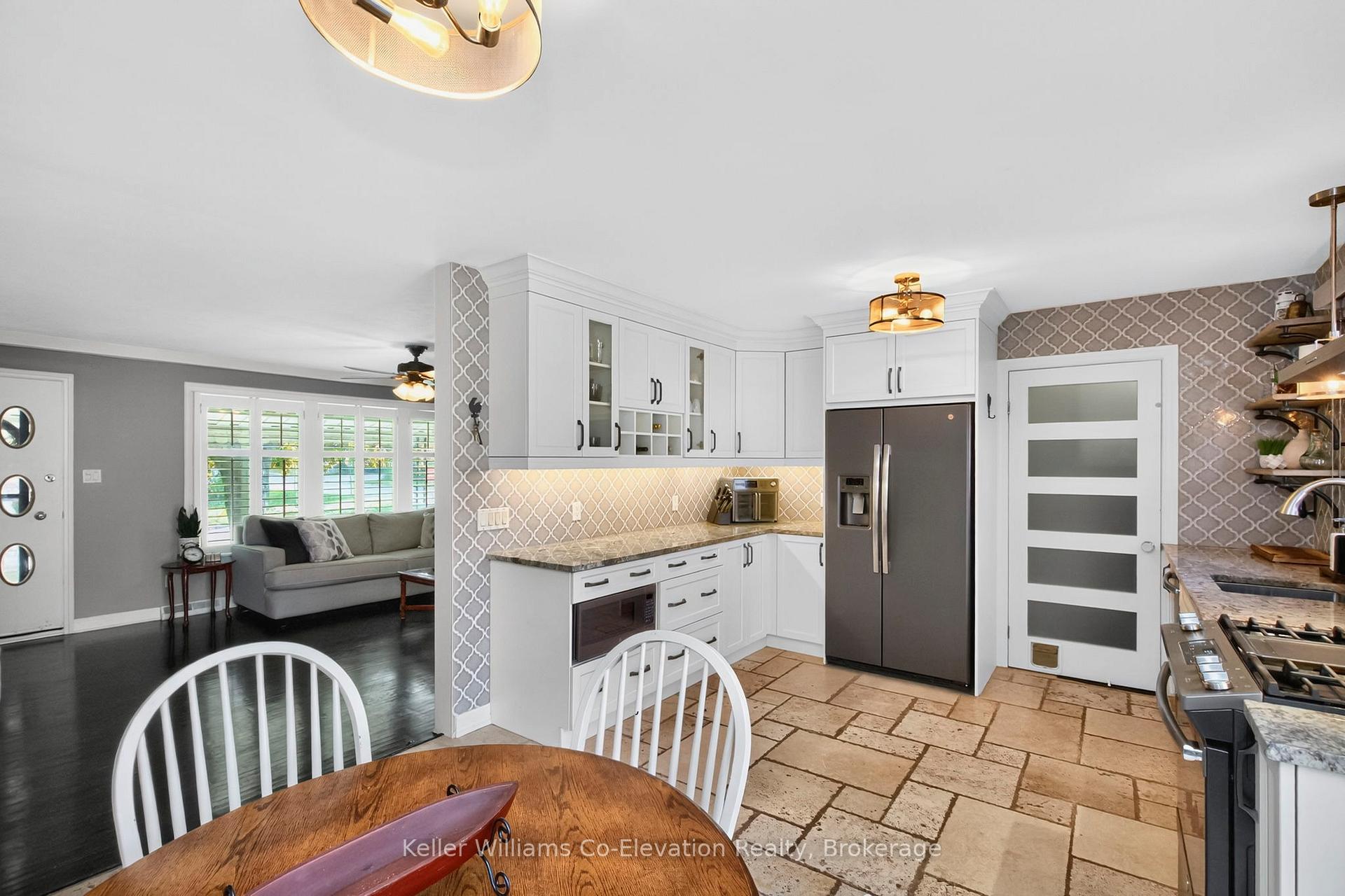 Photo 14 of 768 Bay Street, Midland — HOMEH