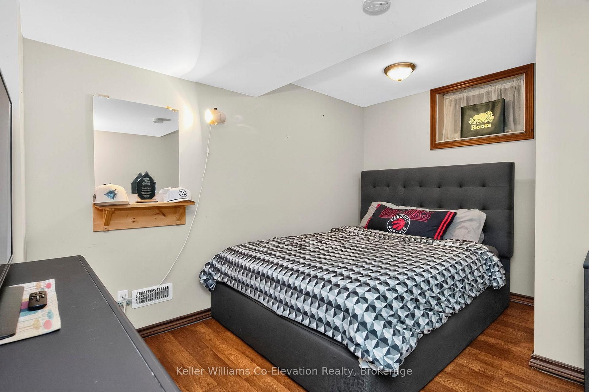 Photo 23 of 768 Bay Street, Midland — HOMEH