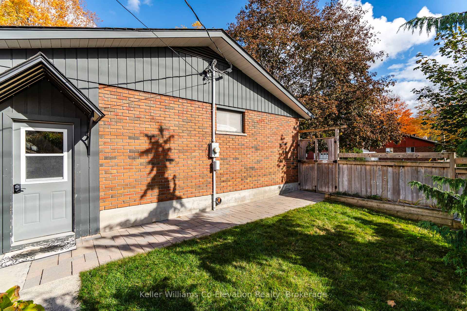 Photo 32 of 768 Bay Street, Midland — HOMEH