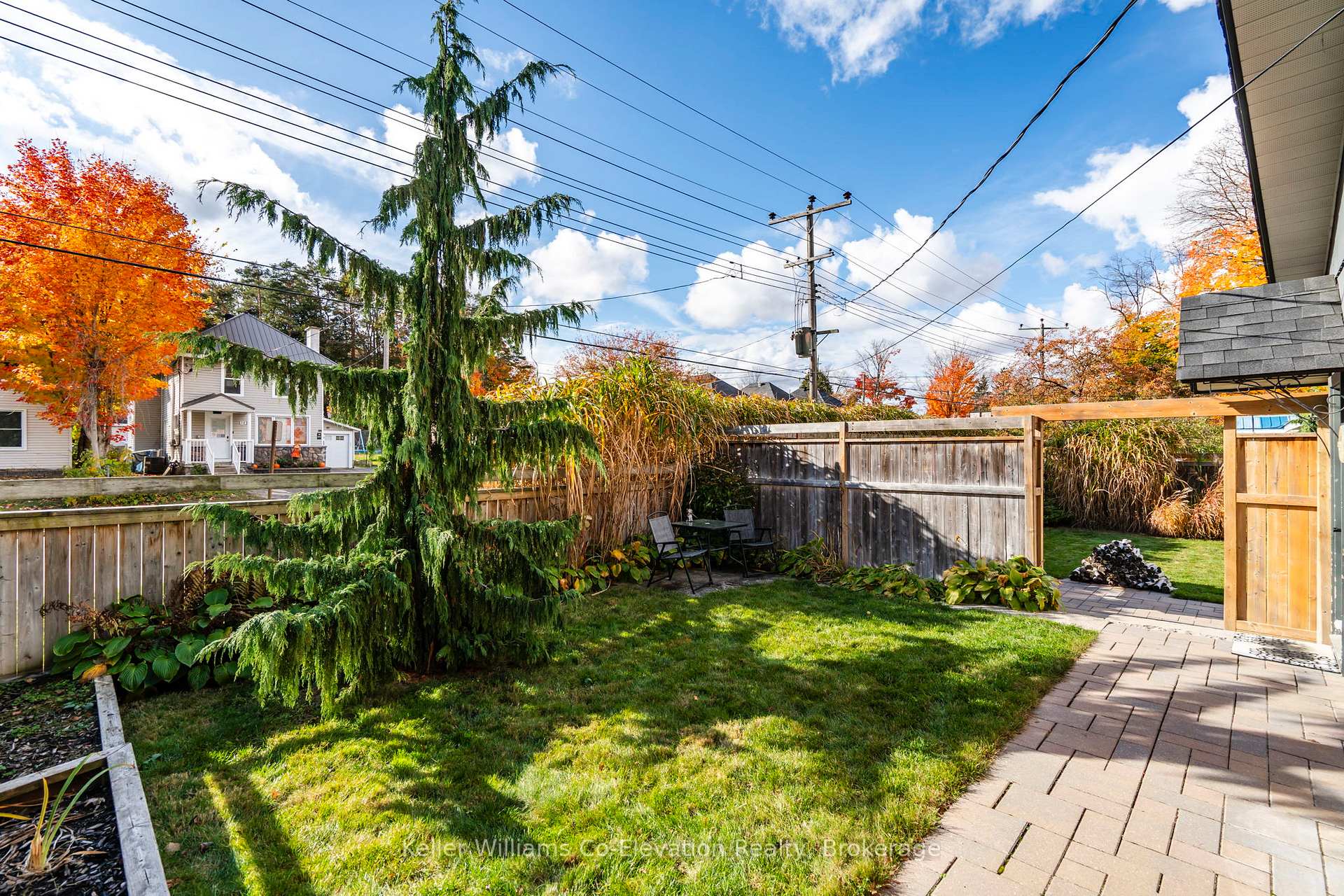 Photo 35 of 768 Bay Street, Midland — HOMEH