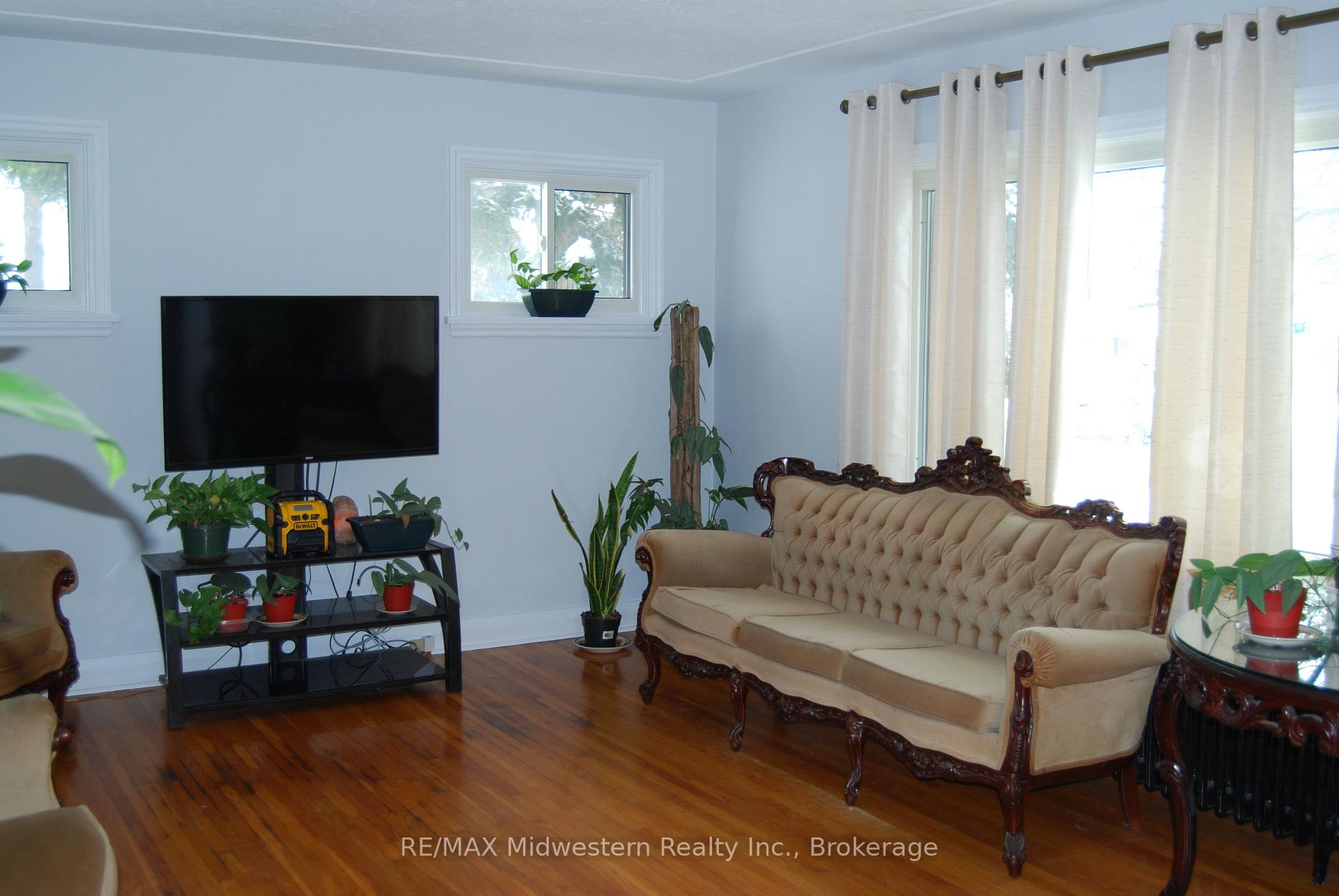 Photo 6 of 281 Elora Street S, Minto — HOMEH