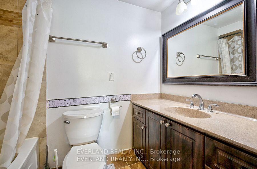 Photo 13 of 35 Ravengloss Drive, Markham, German Mills — HOMEH